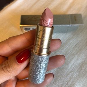 Mariah Carey MAC Lipstick - Dahhlinggg!
